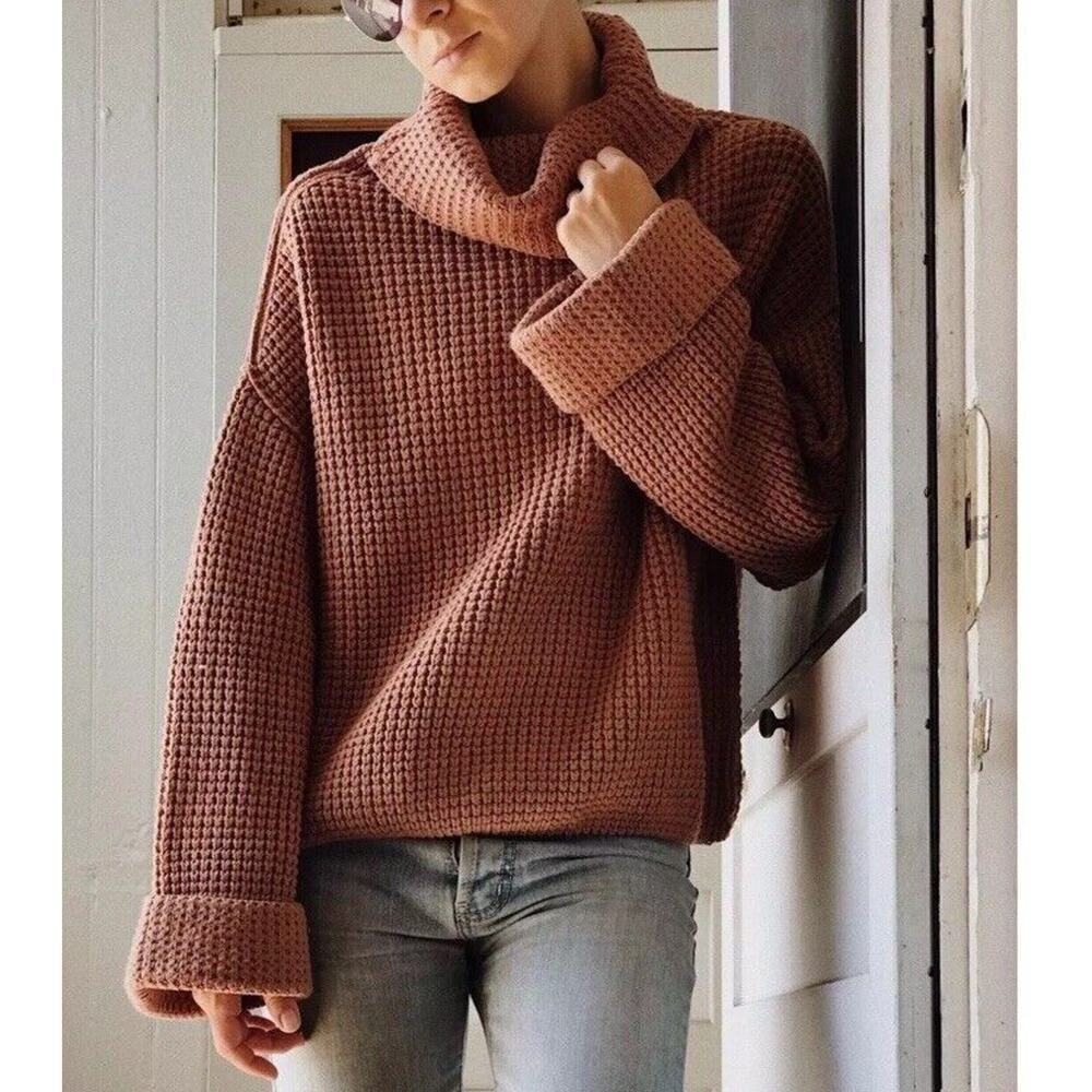 Free People Oversized Slouchy Sweater M Brown Pullover Cowl Neck Chunky Knit